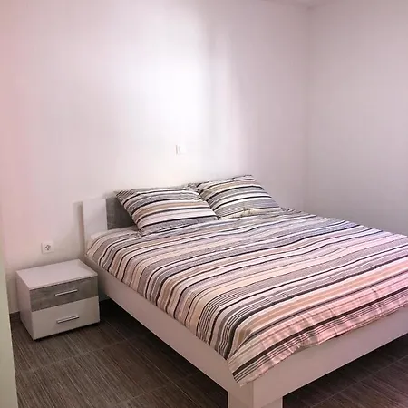 Apartman Davor
