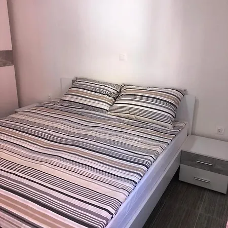 Apartman Davor *